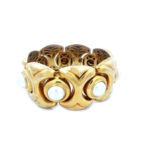 ROBERTO COIN GOLD BRACELET RARE 18K YELLOW MABE PEARL CHUNKY LINKS 137G: This RARE vintage bracelet is by the luxury Italian designer Roberto Coin; it features a chunky link gold bracelet with bezel set shimmering Mabe Pearls. Crafted from 18k yellow gold the links showcas