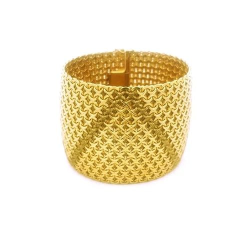 GOLD MESH BRACELET 14K YELLOW BASKET WEAVE DIAMOND CUT STYLE 116.3G EXTRA WIDE: GOLD MESH BRACELET 14K YELLOW BASKET WEAVE DIAMOND CUT STYLE 116.3G EXTRA WIDE This a magnificent large gold bracelet, crafted from 14k yellow gold featuring a zig zag textured pattern on a fine baske