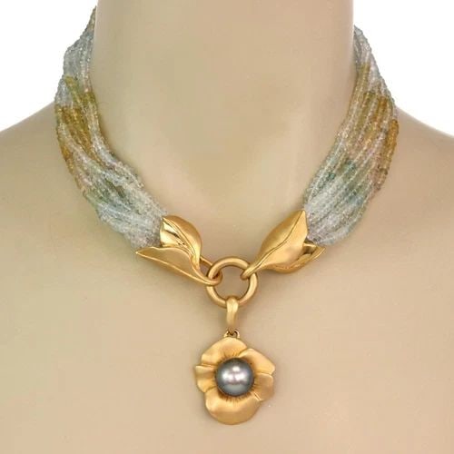 ESTATE TAHITIAN PEARL AQUAMARINE 10 STRAND BEAD PENDANT NECKLACE LIQUIDATION: ESTATE TAHITIAN PEARL AQUAMARINE 10 STRAND BEAD PENDANT NECKLACE Estate Tahitian Pearl Aquamarine 10 Strand Bead Pendant Necklace Description This is a beautiful multi strad beaded necklace, the clasp