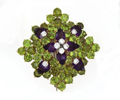 41CT DIAMOND PERIDOT & AMETHYST 18K YELLOW GOLD LARGE FLOWER BROOCH LIQUIDATION!: 41CT DIAMOND PERIDOT & AMETHYST 18K YELLOW GOLD LARGE FLOWER BROOCH ! 41ct Diamond Peridot & Amethyst 18k Yellow Gold Large Flower Brooch ! Description This is a gorgeous Estate flower brooch, it is c