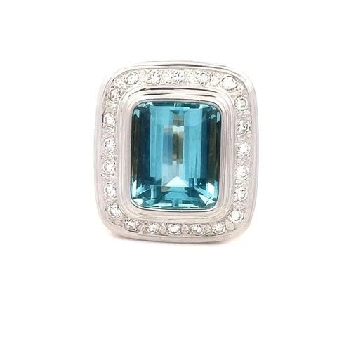 AQUAMARINE GOLD RING DIAMOND 18K TWO TONE LARGE HEAVY RECTANGLE ECRETT SIGNED: AQUAMARINE GOLD RING DIAMOND 18K TWO TONE LARGE HEAVY RECTANGLE ECRETT SIGNED This Aquamarine Gold Ring is signed ECRETT, it is a magnificent piece of fine jewelry that features a large rectangular to