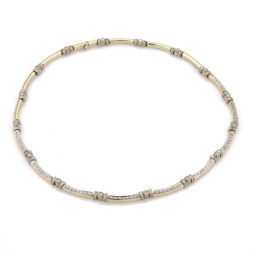 14K GOLD CURVED LINK NECKLACE TOE TONE SET WITH 1CT DIAMONDS: 14K GOLD CURVED LINK NECKLACE TOE TONE SET WITH 1CT DIAMONDS Estate 1.00 Carats Diamond 14k Two Tone Gold Long Curved Link Necklace Description This beautiful necklace is crafted from 14k yellow gold 