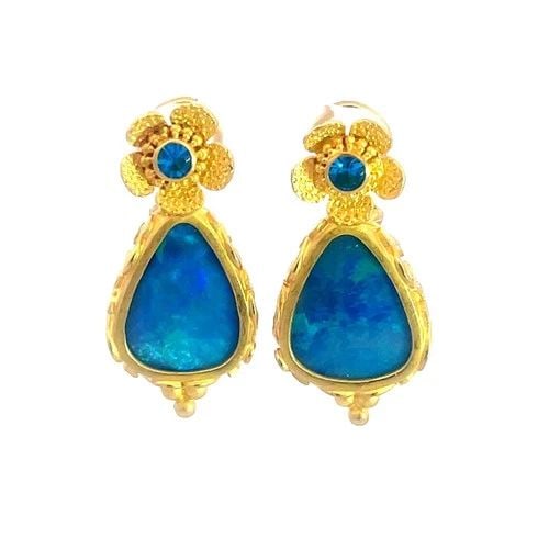 7320 CAROLYN TYLER GOLD GEMSTONE EARRINGS 22K YELLOW FLORAL POST CLIP STYLE: 7320 CAROLYN TYLER GOLD GEMSTONE EARRINGS 22K YELLOW FLORAL POST CLIP STYLE The Carolyn Tyler Gold Earrings are pair of eye-catching post clip style earrings featuring a floral top with a triangle-lik