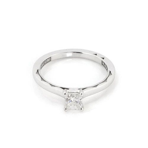 TACORI 0.50CT PRINCESS CUT DIAMOND 18K WHITE GOLD SOLITAIRE RING LIQUIDATION: TACORI 0.50CT PRINCESS CUT DIAMOND 18K WHITE GOLD SOLITAIRE RING Tacori 0.50ct Princess Cut Diamond 18k White Gold Solitaire Ring Description This authentic ring is by Tacori, it is crafted from 18k w