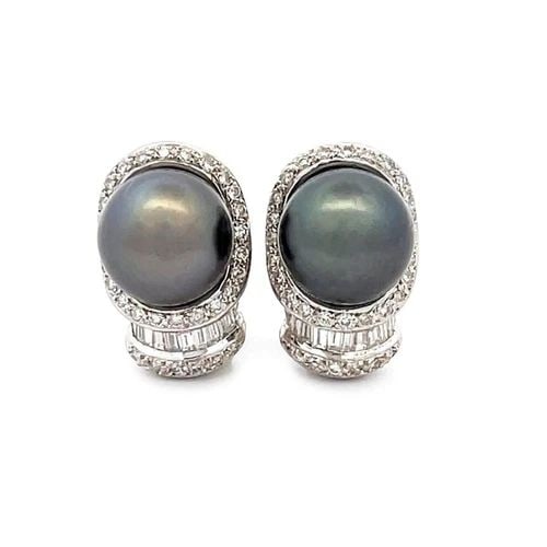 TAHITIAN PEARLS DIAMOND EARRINGS 18K WHITE GOLD POST BAGUETTE AND ROUND DIAMONDS: TAHITIAN PEARLS DIAMOND EARRINGS 18K WHITE GOLD POST BAGUETTE AND ROUND DIAMONDS This lovely pair of earrings are crafted from 18k white gold featuring a 11mm dark Black grayTanitian pearl in the top 