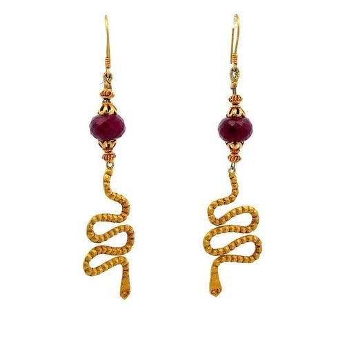 RUBY SNAKE EARRINGS 18K LONG DROP DANGLE IN YELLOW GOLD: RUBY SNAKE EARRINGS 18K LONG DROP DANGLE IN YELLOW GOLD These beautiful long earrings are interesting, they are crafted from 18k yellow gold featuring long wire hoop top with a faceted cut ruby bead b