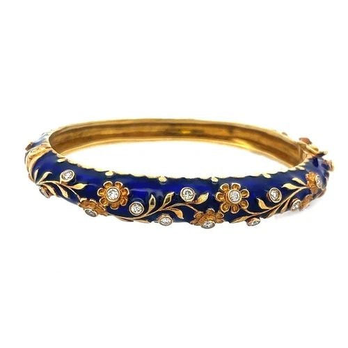 GOLD ENAMEL BRACELET 14K YELLOW FLORAL DOME STYLE BANGLE ROYAL BLUE ENAMEL: GOLD ENAMEL BRACELET 14K YELLOW FLORAL DOME STYLE BANGLE ROYAL BLUE ENAMEL This beautiful vintage bracelet is crafted from 14k yellow gold and has a push lock with hinged mechanism on the side. The fr