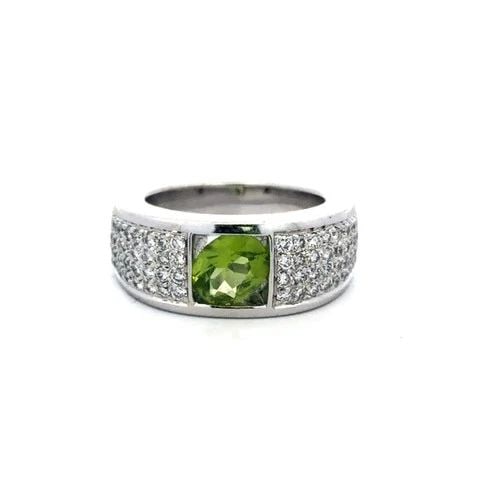 PASQUALE BRUNI DIAMOND GOLD RING 18K WHITE GEMSTONE PAVE SET BAND: PASQUALE BRUNI DIAMOND GOLD RING 18K WHITE GEMSTONE PAVE SET BAND This Pasquale Bruni diamond gold ring is a stunning piece of fine jewelry featuring an open square shape in front with an oval green g