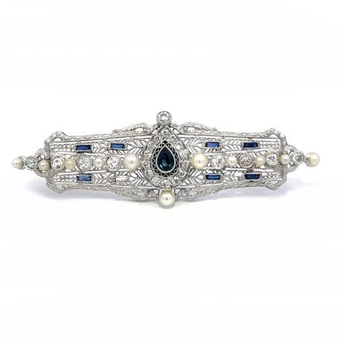 ART DECO DIAMOND PEARLS GOLD BROOCH 1CT 14K WHITE FILIGREE STYLE: ART DECO DIAMOND PEARLS GOLD BROOCH 1CT 14K WHITE FILIGREE STYLE This beautiful long Art Deco brooch is crafted from 14k white gold featuring a filigree design with a large pear shape in the center wi