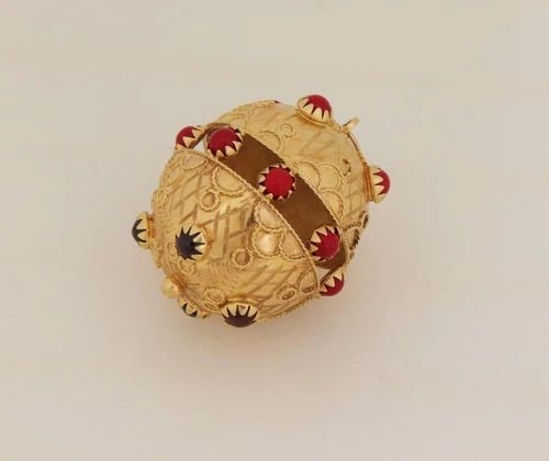 ETRUSCAN CORAL GARNET PENDANT 18K YELLOW GOLD FANCY OPEN STYLE BALL: ETRUSCAN CORAL GARNET PENDANT 18K YELLOW GOLD FANCY OPEN STYLE BALL Etruscan Coral Garnet 18k Yellow Gold Fancy Open Style Ball Pendant Description This is a beautiful open style ball pendant, it is c