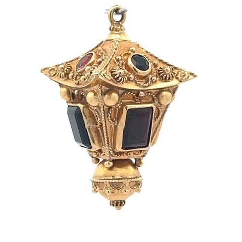 18K LANTERN FOB PENDANT YELLOW GOLD MULTICOLOR GEMS VINTAGE: 18K LANTERN FOB PENDANT YELLOW GOLD MULTICOLOR GEMS VINTAGE This is a vintage fob pendant, it has between 18kt gold featuring a lovely lantern shape with Etruscan floral design accented with emerald c