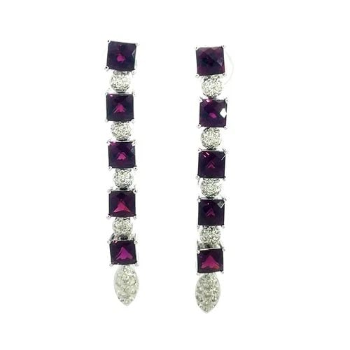 DIAMOND GOLD DANGLE EARRINGS 14K WHITE GEMSTONES SQUARE & PAVE SET: These lovely diamond and gold earrings are a pair of fine jewelry featuring a pavé set of diamond on round shape links which alternates with square shape prong set red gemstones, The earrings are mad