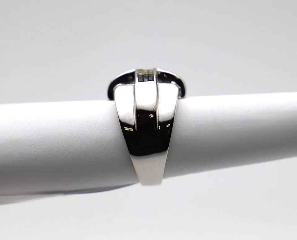 14K WHITE GOLD BIG RING CROSS, 2.5CTS YELLOW/BLACK DIAMONDS (SIZE 10) 17 GRAM: 14K WHITE GOLD HEAVY RING CROSS STYLE 2.5CTS YELLOW/BLACK DIAMONDS SIZE: 10 14k White Gold Heavy Ring Cross style 2.5cts Yellow/Black Diamonds You are bidding on a 14k White Gold Heavy Ring Cross styl