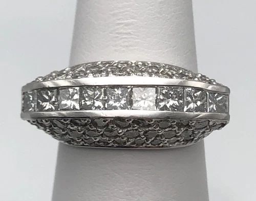 14K WHITE GOLD DOME STYLE RING, 3.5CTS NATURAL DIAMONDS ( SIZE: 6.75 ) 8.5G: 14K WHITE GOLD UPPER DOME STYLE RING SET WITH 3.5CTS DIAMONDS SIZE: 6.75 14k White Gold Upper Dome style Ring set with 3.5cts Diamonds Condition: Used, has been cleaned Material: 14k White Gold Ring S