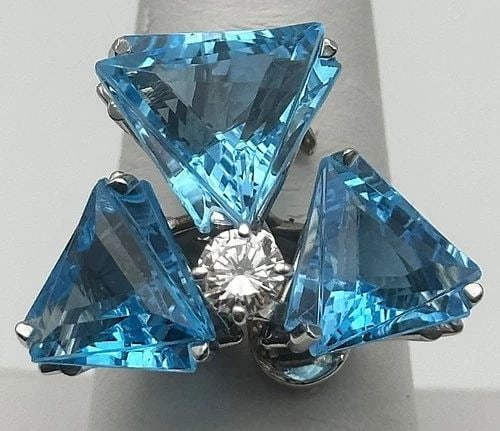 14K WHITE GOLD RING, BLUE TOPAZ 0.40CT, NATURAL DIAMOND ( SIZE: 9 ) 13.2G: 14K WHITE GOLD RING WITH BLUE TOPAZ AND DIAMOND SIZE: 9 14k White Gold Ring with Blue Topaz and Diamond Size: 9 You are bidding on a 14k White Gold Ring with Blue Topaz and Diamond. There are a few mi