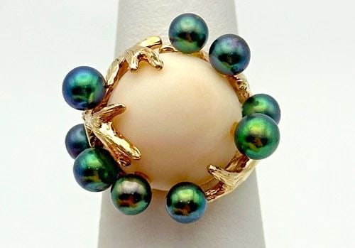14K GOLD RING, BRANCH STYLE, CORAL, GREEN / BLACK PEARLS ( SIZE: 5.75 ) 10.1G: 14K GOLD RING, BRANCH STYLE SET WITH CORAL AND GREEN / BLACK PEARLS SIZE: 5.75 14k Gold Ring, Branch Style set with Coral and Green / Black Pearls Condition: Used, has been cleaned Material: 14k Yello