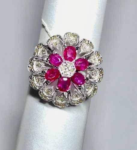 NEW WOMEN'S 14K WHITE GOLD FLOWER RING RUBY, 0.25CTS DIAMONDS (SIZE 7) 7.3GRAMS (1 of 1)