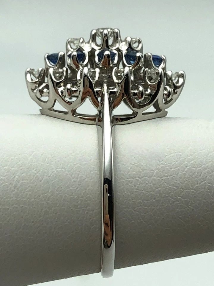 14K WHITE GOLD RING, 0.43CTS OF DIAMONDS, 0.24CTS OF SAPPHIRES SIZE: 6.5 4.1G: 14K WHITE GOLD RING WITH 0.43CTS OF DIAMONDS AND 0.24CTS OF SAPPHIRES SIZE: 6.5 14k White Gold Ring with 0.43cts of Diamonds and 0.24cts of Sapphires Condition: Lightly Used, has been cleaned Material