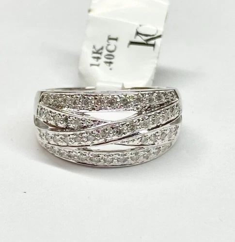 NEW WOMEN'S 14K WHITE GOLD RING WITH 0.40CT DIAMONDS (SIZE 6.5) 6.2 GRAMS: WOMEN'S 14K WHITE GOLD RING WITH 0.40CT DIAMONDS (SIZE 6.5) Women's 14k White Gold Ring with 0.40CT Diamonds (Size 6.5) You are bidding on a new with defects Women's 14k White Gold Ring with Diamonds.