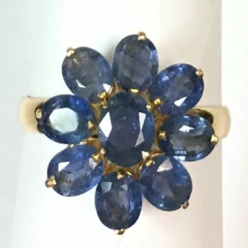 14K YELLOW GOLD FLOWER STYLE RING WITH 3.1CTS NATURAL SAPPHIRES 3.6 GRAMS: 14K YELLOW GOLD FLOWER STYLE RING WITH 3.1CTS NATURAL SAPPHIRES 14k Yellow Gold flower style ring with 3.1cts Natural Sapphires You are bidding on a pre-owned 14k Yellow Gold flower style ring with Na