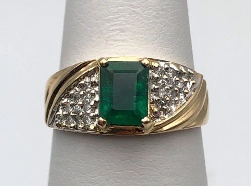 14K GOLD RING, NATURAL EMERALD AND 0.20CTS OF DIAMONDS SIZE: 6.25 3.9G (1 of 1)