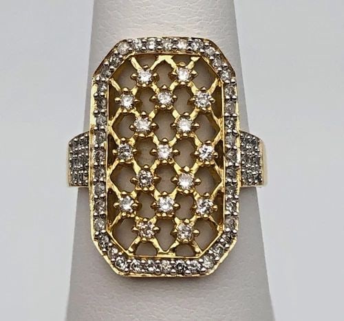 14K GOLD RECTANGULAR CAGE HEAD RING WITH 0.80CTW DIAMONDS (SIZE 6.75) 5.1 GRAM: 14K GOLD RECTANGULAR CAGE HEAD RING SET WITH 0.80CTS OF DIAMONDS SIZE: 6.75 14k Gold Rectangular Cage Head Ring set with 0.80cts of Diamonds Condition: New with original tag, has been moved around in 