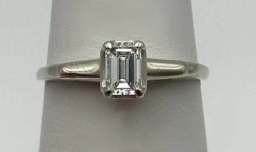 14K WHITE GOLD RING WITH 0.50CT EMERALD CUT VS1 DIAMOND (SIZE 7.75) 2.3 GRAM (1 of 1)