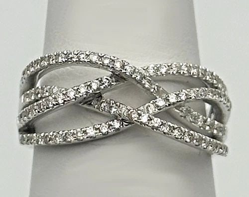 NEW GABRIEL & CO. 14K WHITE GOLD RING WITH 0.45CTW DIAMONDS (SIZE 6.25) 4.6 GRAM: GABRIEL & CO. 14K WHITE GOLD RING WITH DIAMONDS (SIZE: 6.25) Gabriel & Co. 14k White Gold Ring with Diamonds You are bidding on a Gabriel & Co. 14k White Gold Ring with Diamonds. Retail price $3095. T