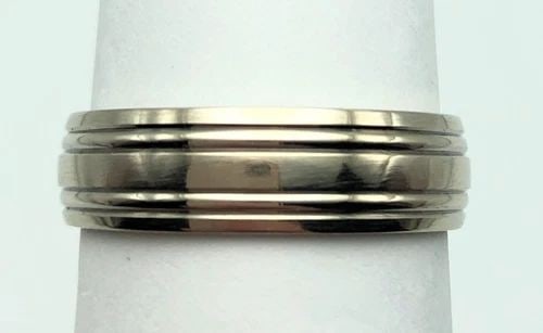 14K WHITE GOLD BENCHMARK RING, PARALLEL GROOVES 6.5MM WIDE (SIZE 12) 7.4 GRAM: 14k White Gold Benchmark Ring Band with Parallel Grooves You are bidding on a 14k White Gold Benchmark Ring Band with Parallel Grooves. The ring has been fully checked and inspected by our in house Je