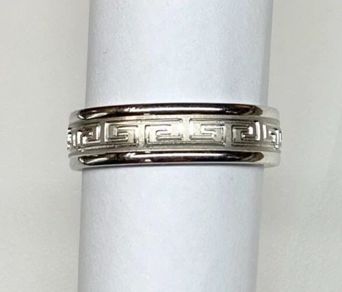 14K WHITE GOLD BENCHMARK COMFORT-FIT RING/BAND 6MM (SIZE 10) 6.7 GRAM: 14k White Gold Benchmark Comfort-Fit Ring / Band 6mm You are bidding on a pre-owned Men's 14k White Gold Benchmark Comfort-Fit Band, Greek Design. The ring has minor scuffs and scratches from normal w