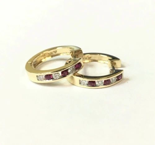 14K YELLOW GOLD HOOP EARRINGS WITH NATURAL DIAMONDS AND RUBIES 4.2G: 14K YELLOW GOLD SET OF ROUND HOOP STYLE EARRINGS WITH DIAMONDS AND RUBIES 14k Yellow Gold set of Round Hoop style Earrings with Diamonds and Rubies You are bidding on a 14k Yellow Gold set of Round Ho