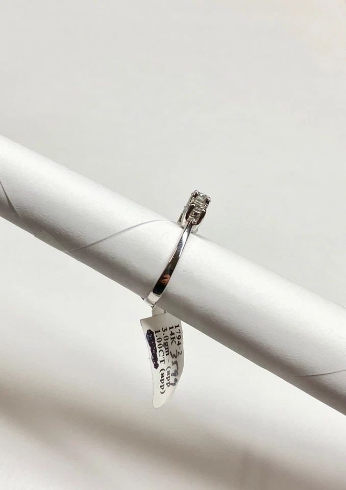 NEW WOMEN'S 14K WHITE GOLD 3 STONE RING WITH 1CTW NATURAL DIAMONDS (SIZE 7.25) (1 of 1)