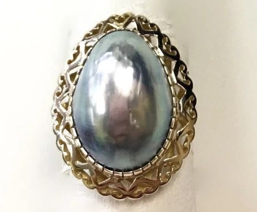 14K YELLOW GOLD RING WITH BLUE/GREY MABE PEARL SIZE: 8.25 4.4G: 14K YELLOW GOLD RING WITH BLUE/GREY MABE PEARL (SIZE: 8.25) 14k Yellow Gold Ring with Blue/Grey Mabe Pearl You are bidding on a 14k Yellow Gold Ring with Blue/Grey Mabe Pearl. The ring has been fully 