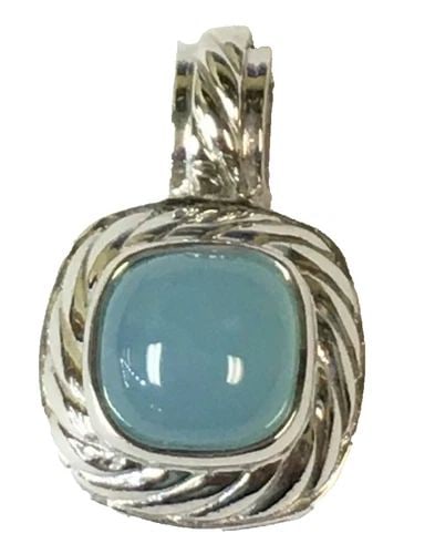 14K WHITE GOLD PENDANT WITH A 8MM CABOCHON CUT MOON STONE ( 4.4 GRAMS ): 14K WHITE GOLD MOON STONE PENDANT 14k White Gold moon stone pendant You are bidding on a 14k White Gold moon stone pendant. The pendant has been checked and inspected by our in house Jewelers. The pie