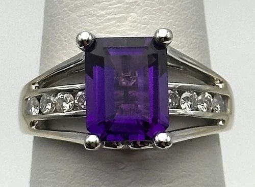 14K WHITE GOLD RING WITH AMETHYST AND 0.30CTW DIAMONDS (SIZE 6.25) 3.7G (1 of 1)
