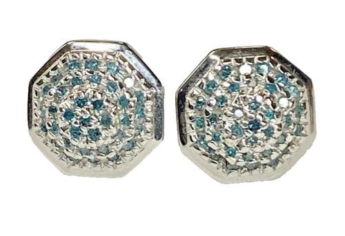10K WHITE GOLD EARRINGS WITH 0.50CTW BLUE DIAMONDS 4 GRAMS: 10K WHITE GOLD EARRINGS WITH BLUE DIAMONDS 10k White Gold Earrings with Blue Diamonds You are bidding on pre-owned 10k White Gold Earrings with Blue Diamonds. The earrings have minor scuffs and scratc