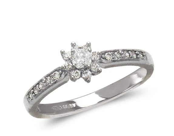 NEW 14K WHITE GOLD LADIES FASHION WHITE SOLITAIRE RING: NEW 14K WHITE GOLD LADIES FASHION WHITE SOLITAIRE RING LADIES FASHION WHITE SOLITAIRE RING NEW 14K WHITE GOLD Apx. WIDTH: 7mm Apx. WEIGHT: 3.5g