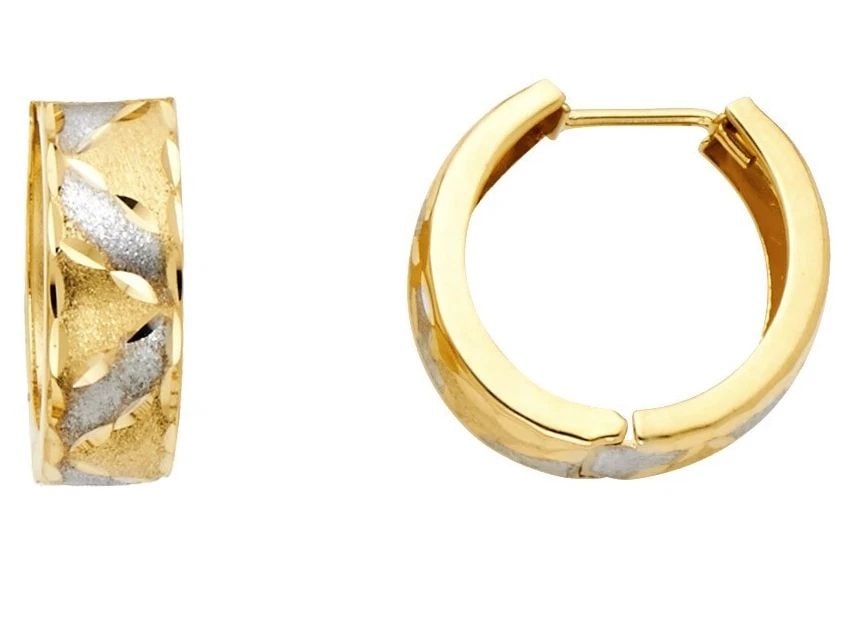 NEW 14K TWO TONE GOLD HUGGIES EARRINGS: NEW 14K TWO TONE GOLD HUGGIES EARRINGS HUGGIES EARRINGS NEW 14K TWO TONE GOLD Height : 15 mm Width : 15 mm Weight : 2.2g