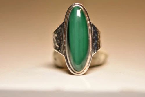 LONG MALACHITE RING HAMMERED BAND STERLING SILVER WOMEN MEN: LONG MALACHITE RING HAMMERED BAND STERLING SILVER WOMEN MEN long malachite ring hammered band sterling silver women men Beautifully polished stone - no flaws Size 10.25 Weight 10.8g Length of the ring