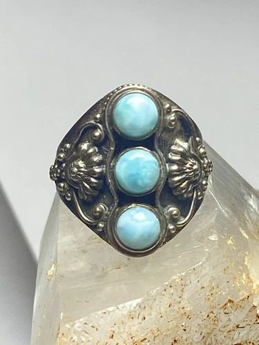 LARIMAR RING LONG CIGAR BAND STERLING SILVER WOMEN: LARIMAR RING LONG CIGAR BAND STERLING SILVER WOMEN Larimar ring long cigar band sterling silver women Size 7.50 Between a size 7.50 and a size 7.75 Weight 4.9g Widest part 7/8" Thinnest part of band 1