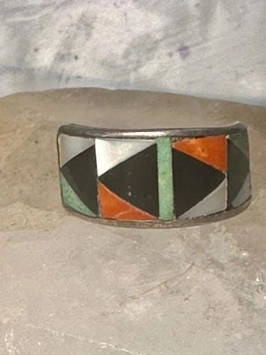 ZUNI RING TURQUOISE MOP CORAL BAND TURQUOISE SIZE 5 STERLING SILVER WOMEN GIRLS: ZUNI RING TURQUOISE MOP CORAL BAND TURQUOISE SIZE 5 STERLING SILVER WOMEN GIRLS Zuni ring turquoise mop coral band turquoise size 5 sterling silver women girls Size 5 Weight 2.3g Length 3/8 Thinnest p