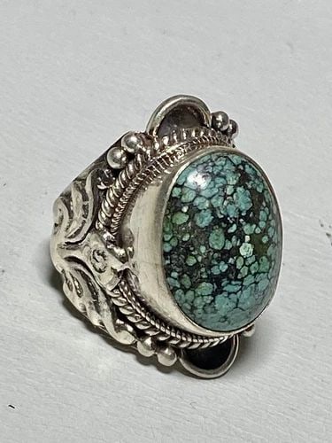 TURQUOISE RING MEN WOMEN CIGAR BAND STERLING SILVER: TURQUOISE RING MEN WOMEN CIGAR BAND STERLING SILVER Turquoise ring men women cigar band sterling silver Size 6.50 Weight 15.4g Length of ring. 1. 1/8" Width of ring 1/2" Thinnest part of band 5/32" De