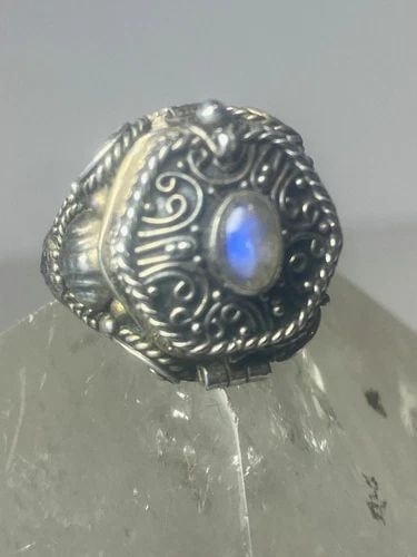 POISON RING MOONSTONE BOHO RING STERLING SILVER WOMEN: POISON RING MOONSTONE BOHO RING STERLING SILVER WOMEN Poison ring Moonstone boho ring sterling silver women b Size 5.75 Weight. 6.2g Length. 3/4" Width. 1/2" Thinnest part 1/8"