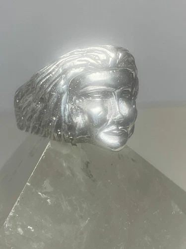 FACE RING WITH LONG HAIR STERLING SILVER WOMEN MEN: FACE RING WITH LONG HAIR STERLING SILVER WOMEN MEN Face ring with long hair sterling silver women men Size 10.25 Weight 19.8g Length. 7/8" Widest 15/32" Thinnest part of band 3/16"