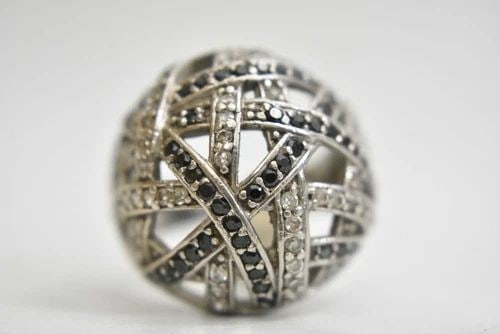 DOME RING BUBBLE BLACK AND CLEAR CRYSTALS WOMEN STERLING SILVER SIZE 8.5: DOME RING BUBBLE BLACK AND CLEAR CRYSTALS WOMEN STERLING SILVER SIZE 8.5 Dome ring Bubble black and clear crystals women band sterling silver Size 8.5 Weight 12.3g Widest part of band 7/8" Thinnest pa