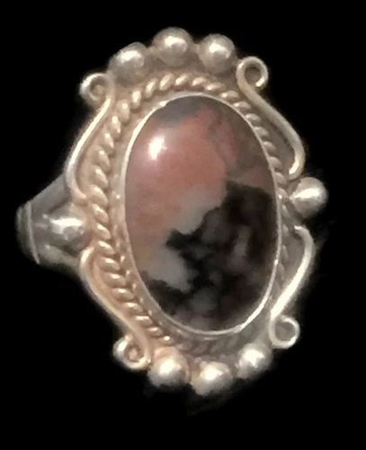 VINTAGE AGATE SILVER SOUTHWEST TRIBAL BOHO RING SIZE 5.75: VINTAGE AGATE SILVER SOUTHWEST TRIBAL BOHO RING SIZE 5.75 Vintage Agate Sterling Silver Ring Southwest Tribal Ring Size 5.75 Weight 7.4g Widest Part of Band 1" Thinnest Part of Band 1/8" Rin