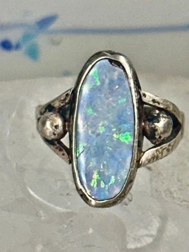 NAVAJO OPAL RING AS IS NATURAL OPAL SIZE 5 STERLING SILVER WOMEN MEN: NAVAJO OPAL RING AS IS NATURAL OPAL SIZE 5 STERLING SILVER WOMEN MEN Navajo Opal ring AS IS natural opal size 5 sterling silver women men Chip on top of the opal Size 5 Weight 3.3g Length. 3/4" Width 