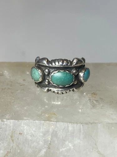 NAVAJO RING SIZE 4.50 TURQUOISE PINKY BAND STERLING SILVER WOMEN: NAVAJO RING SIZE 4.50 TURQUOISE PINKY BAND STERLING SILVER WOMEN Navajo ring turquoise pinky band sterling silver women Size 4.50 Between a size 4.50 and a size 4.75 Weight 6g Width 1/2" Thinnest part