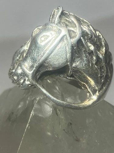 HORSE RING SOUTHWEST BAND COWGIRL WESTERN STERLING SILVER WOMEN GIRLS: HORSE RING SOUTHWEST BAND COWGIRL WESTERN STERLING SILVER WOMEN GIRLS Horse ring southwest band cowgirl western sterling silver women Size 8 Between a size 8 and a size 8.25 Weight 8.6g Widest part 7/