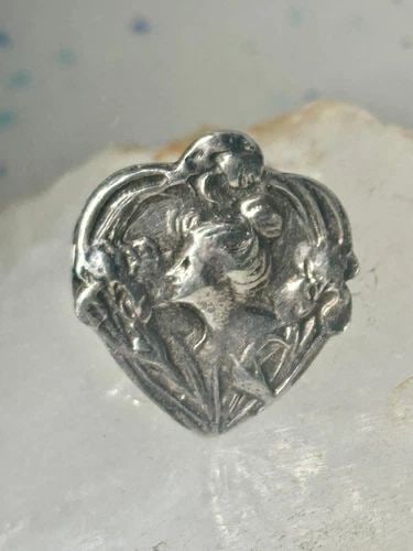 LADY FACE RING FLORAL ART DECO FIGURATIVE SIZE 7 STERLING SILVER WOMEN: LADY FACE RING FLORAL ART DECO FIGURATIVE SIZE 7 STERLING SILVER WOMEN Lady face ring Floral Art Deco figurative size 7 sterling silver women Size 7 Weight 10.3g Length 7/8" Width 7/8" Band in Back 5/